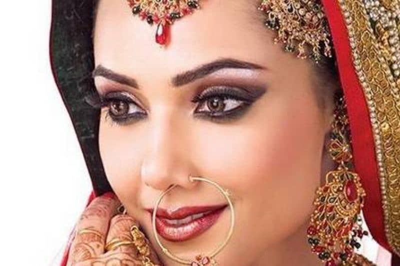 Bridal makeup with service 0