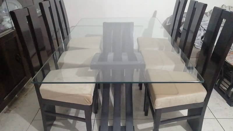 Dining table and chairs set for sale 4