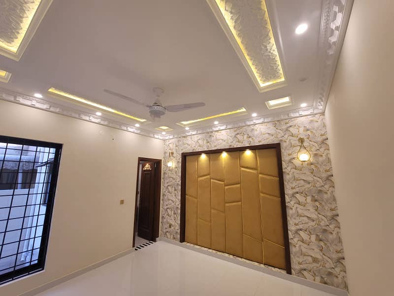 10 Marla Luxury House With Spanish Interior Available For Sale In Hussain Block Bahria Town Lahore 9