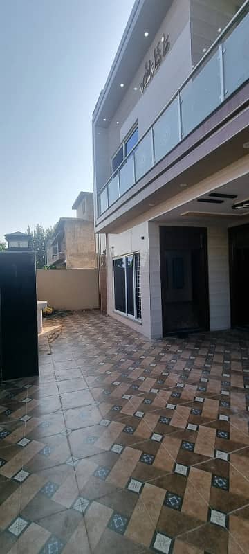 10 Marla Brand New House For Sale In H Block Al Jalil Garden 31