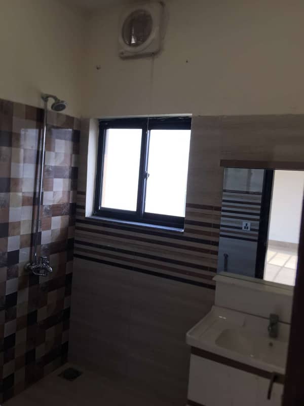 850 Square Feet Flat Available For Rent In Sector D Bahria Town Lahore 4