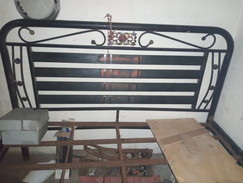 DOUBLE BED_IRON WITHOUT MATTRESS__ 03341285870---- 5