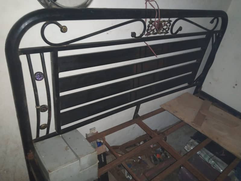 DOUBLE BED_IRON WITHOUT MATTRESS__ 03341285870---- 6