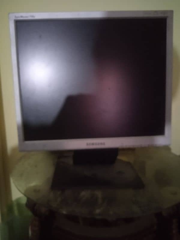 Samsung LCD monitor 0