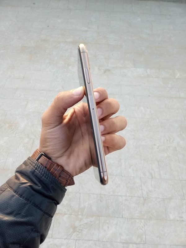 iphone xs max pta approved gold 3