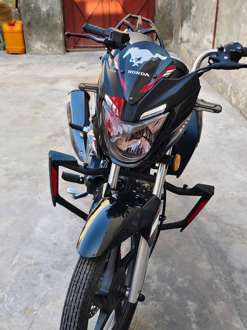 Honda  CB 150F ( Model  2024 ) good condition 6