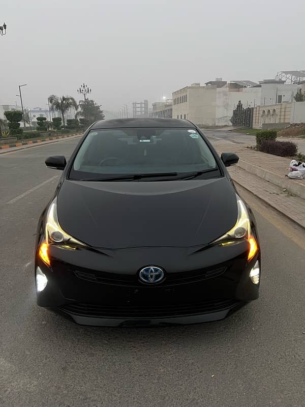 Toyota Prius 2016 1