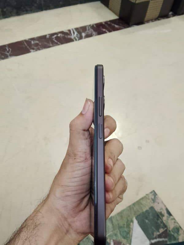 vivo Y18 4/128 urgent sale karna hay 5