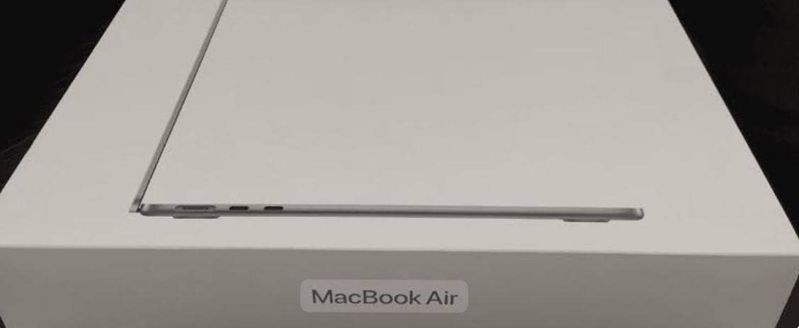 macbook Air 13" m2 Chip 0