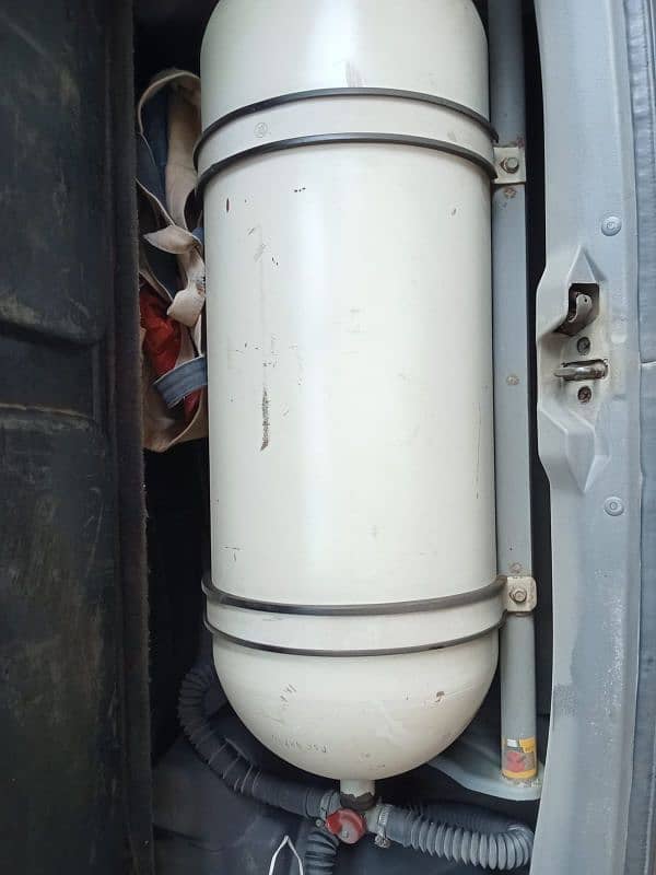 Cultus Company fitted CNG cylinder with kit 2