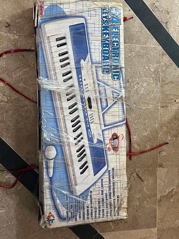 piano ( urgent sale) 2