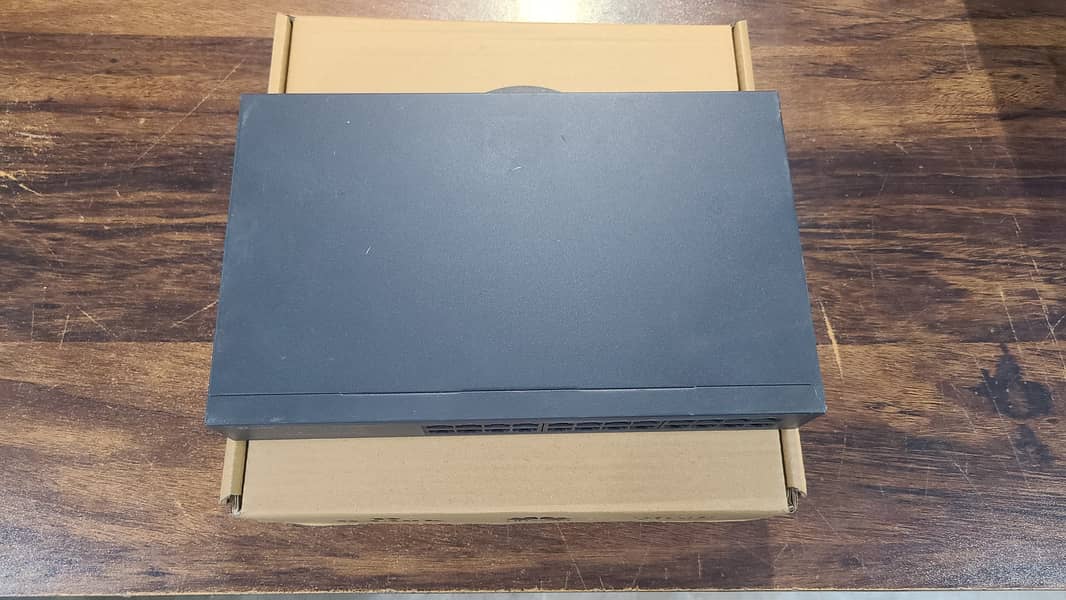 Tplink TL-SG1024D 24-Port Gigabit Desktop/Rackmount Switch (With Box) 17