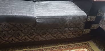 3 seater sofa for sale urgently