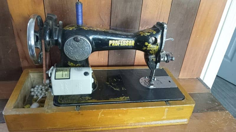 professor sewing machine 2