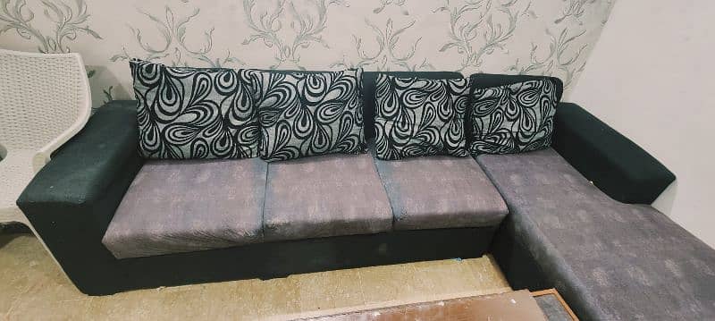 L Shape Sofa with Tabel 1