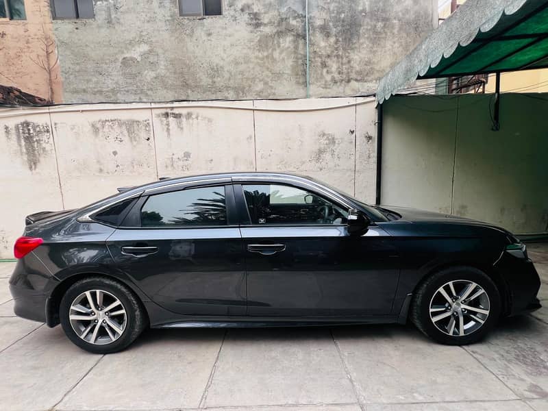 Honda Civic For Rent in Lahore & out stations - Affordable Rates! 6