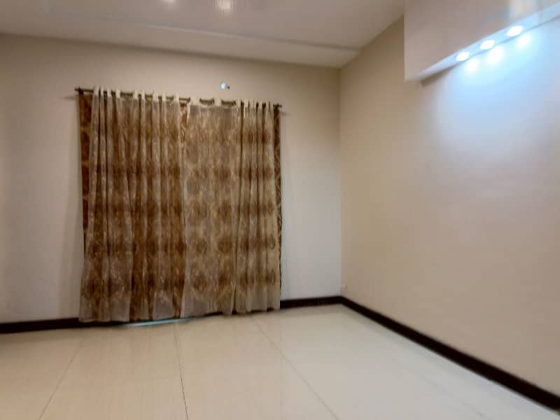 One Kanal Corner Double Unit House Available On Rent At Prime Location Of DHA Phase 06. 17