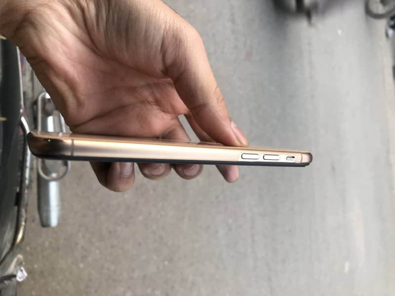 iPhone XS 64GB Gold PTA APPROVE DUAL SIM 4