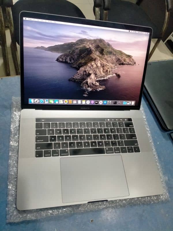 Apple MacBook Pro 2019 15"  Intel core i9 32/512 0