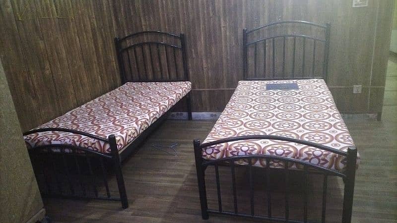 Iron single beds in very good condition for sale 0