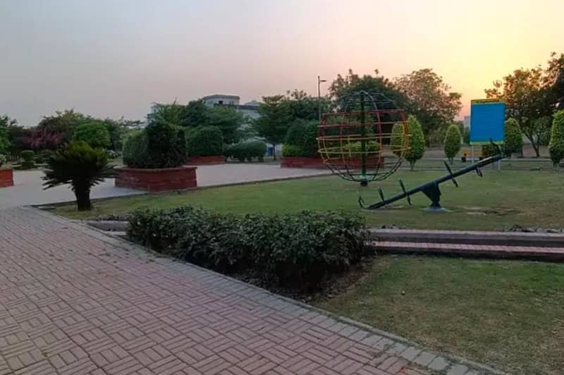 Prime Location 5 Marla Residential Plot For Sale in New Lahore City Lahore Phase 3 6