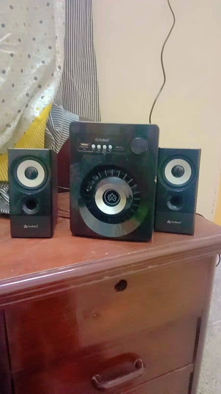 music speakers 0