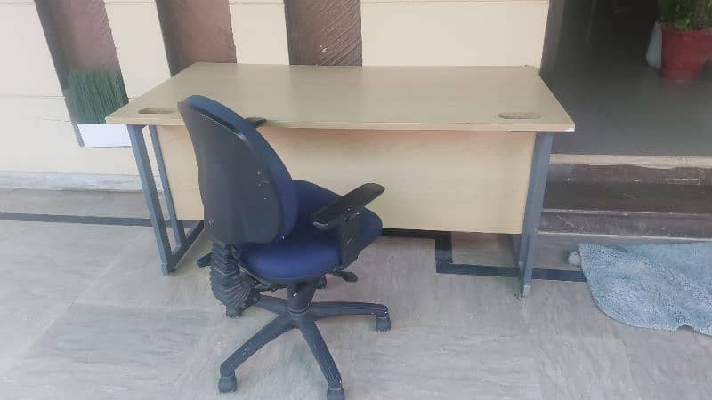 Wooden Study Table with Office Chair in Very Good Condition 0