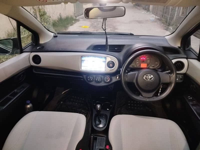 Toyota Vitz 2013 4