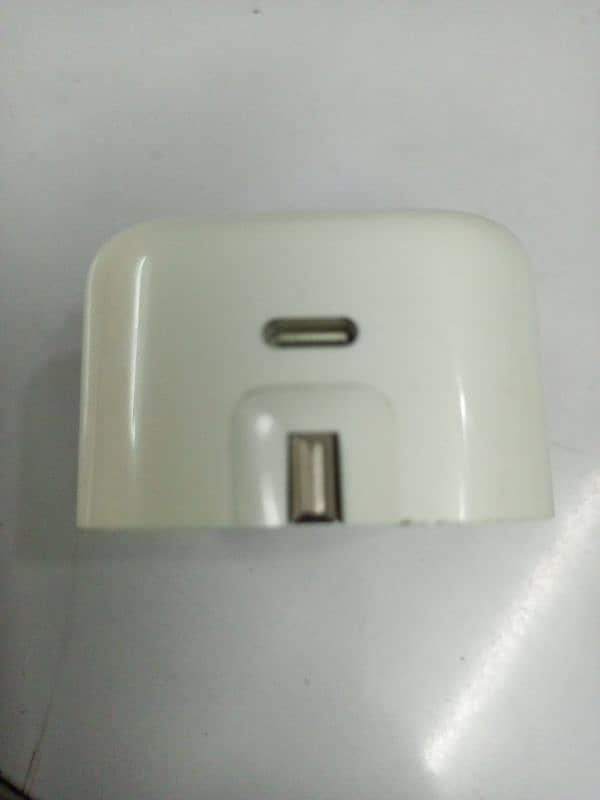 iPhone 20w adapter 2