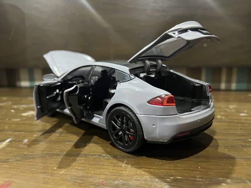 Diecast Car Tesla/pure metal/lights/opening doors/realistic interior 5