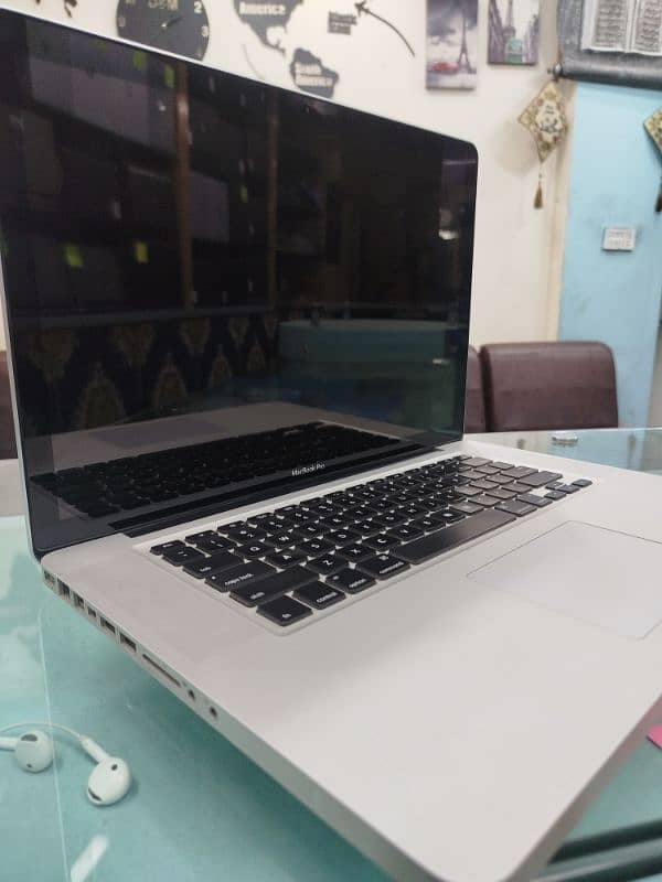 Apple Mac book 2