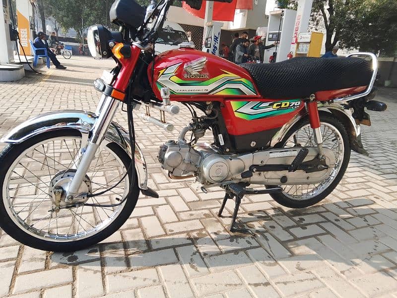 cd honda 2023 model urgent sell all documents available 1