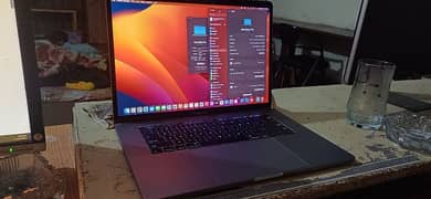 MacBook Pro 15" 2017 i7 256