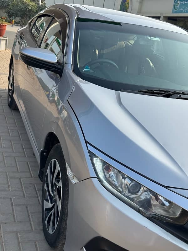 Honda Civic Oriel 2018 4