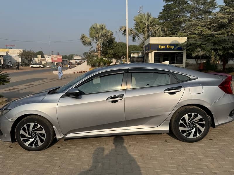 Honda Civic Oriel 2018 7