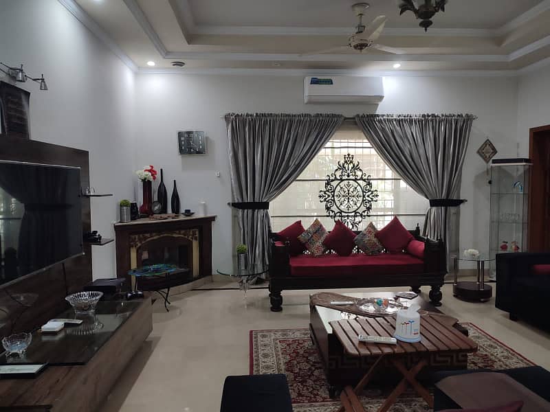 1 kanal double unit very well maintained house for sale 3