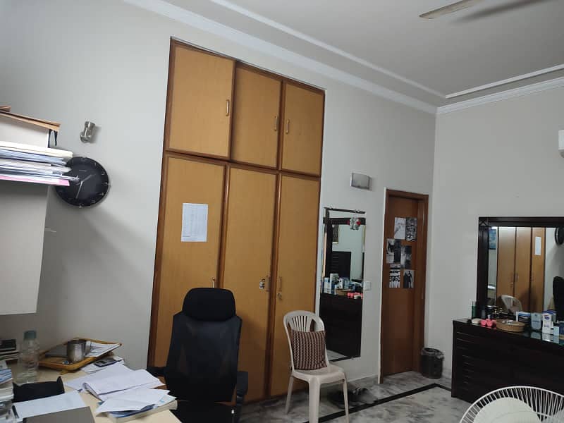 1 kanal double unit very well maintained house for sale 6