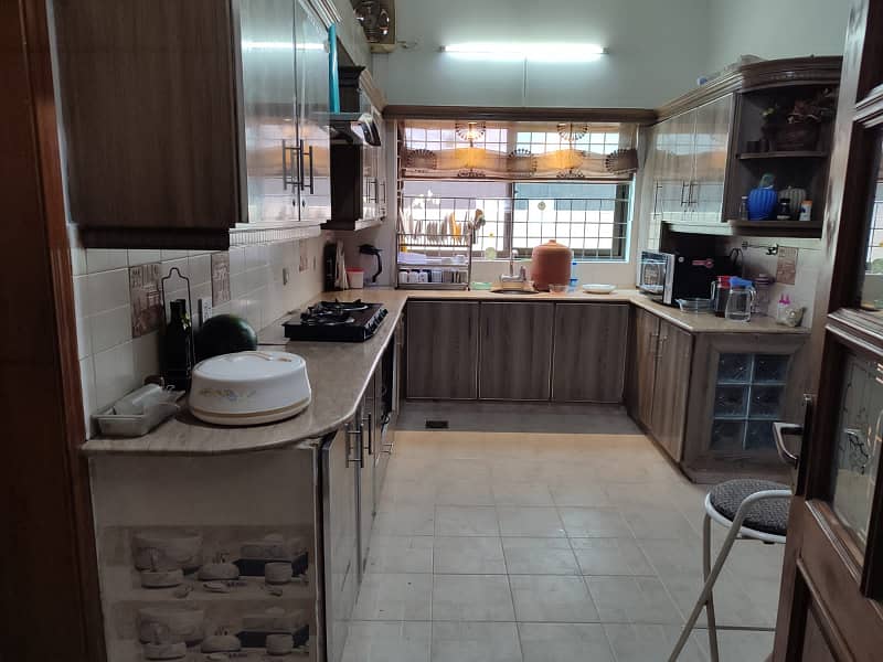 1 kanal double unit very well maintained house for sale 9