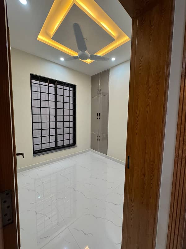 5 MARLA BRAND NEW HOUSE AVAILABLE FOR SALE IN DHA RAHBER 11 3