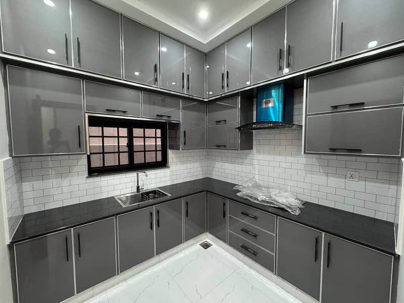 5 MARLA BRAND NEW HOUSE AVAILABLE FOR SALE IN DHA RAHBER 11 18