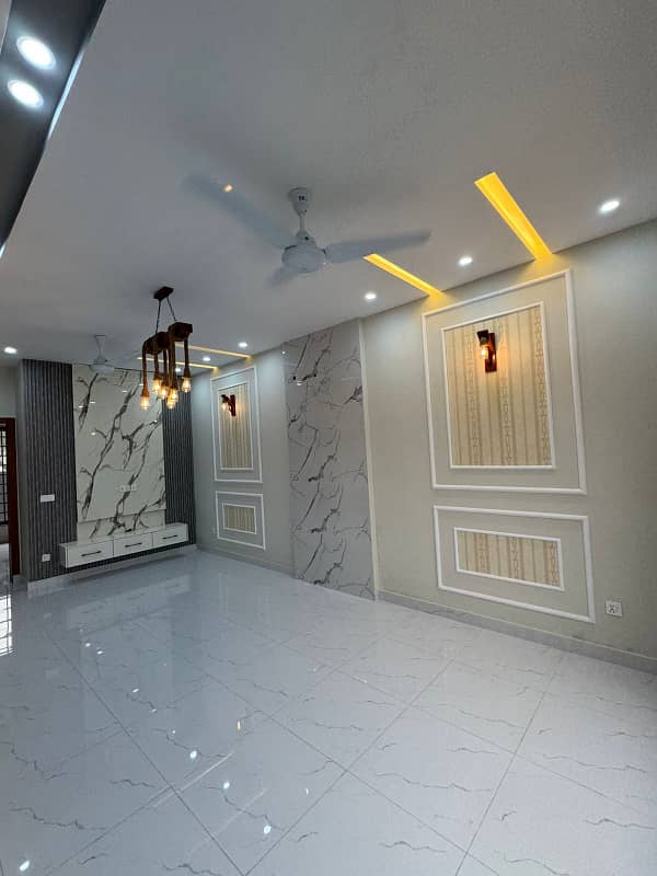 5 MARLA BRAND NEW HOUSE AVAILABLE FOR SALE IN DHA RAHBER 11 30