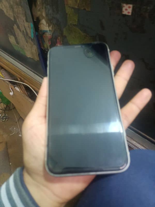 IPHONE 11 64GB NON. PTA 2