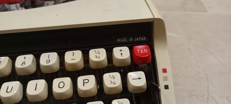 TYPE WRITER MADE IN JAPAN 8