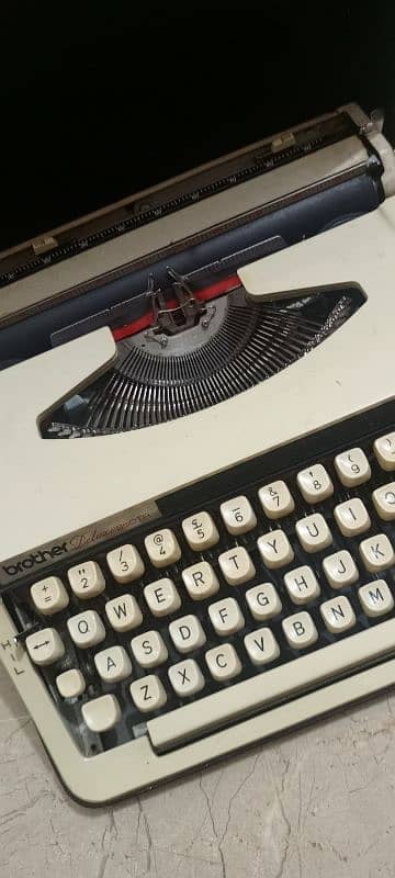 TYPE WRITER MADE IN JAPAN 10