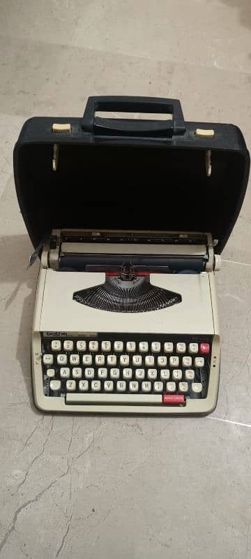 TYPE WRITER MADE IN JAPAN 11