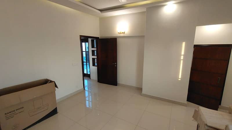 Com3 Luxury Duplex Apartment for Sale in Clifton Block 6 Karachi 18