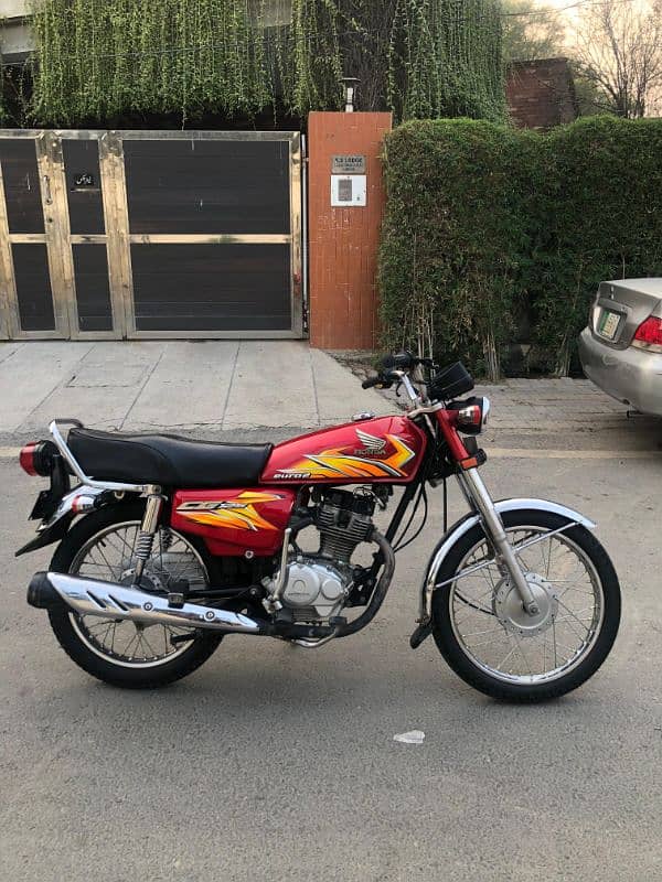 HONDA CG 125 Red 2021 Mint Condition Contact: 0300/4423/707 0