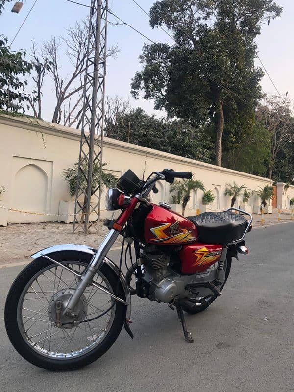 HONDA CG 125 Red 2021 Mint Condition Contact: 0300/4423/707 2