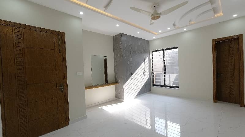 Ideal House For rent In D-12 0