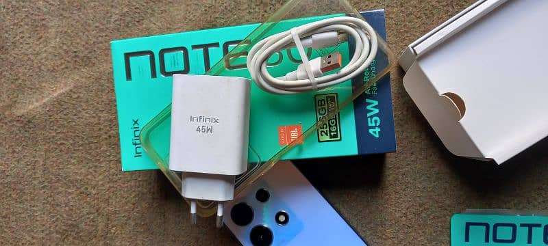 infinix Note 30 256 GB 8+8 GB ram 10/9.5 condition 3